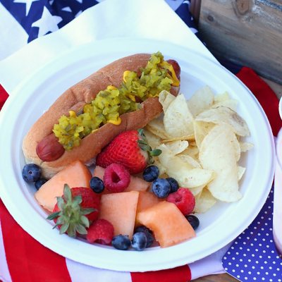 Chinet Classic Dinner Paper Plates, 10.375", 165 Ct.