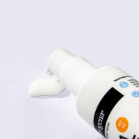 Neutrogena Ultra Gentle Daily Moisturiser SPF 15 | Glycerine based | Light Weight & Non Greasy | UVA & UVB Protection | Parabens Free | Fragrance Free | Dry & Sensitive Skin | 100ml