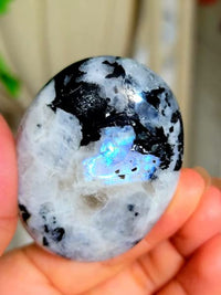 Rainbow Moonstone Large Palm Stone - Pocket Massage Worry Stone for Natural Body Chakra Balancing, Reiki Healing and Crystal Grid Rainbow Moonstone (Large)