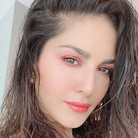 STARSTRUCK BY SUNNY LEONE Glossy Liquid Lip Color, Shimmer Orange | Highly Pigmented, Hi-Shine & Non-Sticky Formula | Lip Gloss For Girls, Women | Stardust