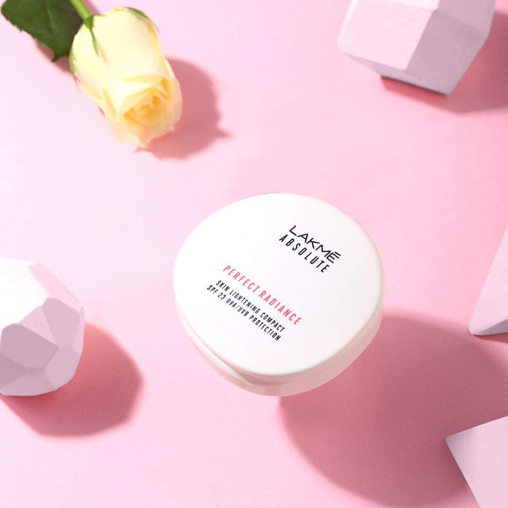 Lakmé Ultimate Glam Matte Compact, Skin Lightening Compact Powder For Normal Skin With Vitamin B3,, 8 Gram, Beige