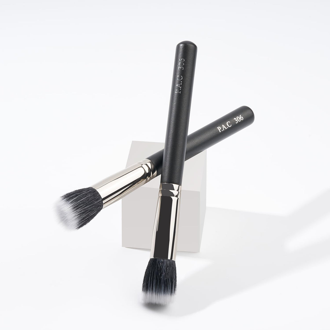 PAC Foundation Blending Brush 306