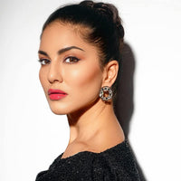 STARSTRUCK BY SUNNY LEONE Highlighter Stick for Women Shimmery Finish - Strawberry | Concealer Blush Contour | Highlighter for Face Makeup | Long Lasting | All Skin Type