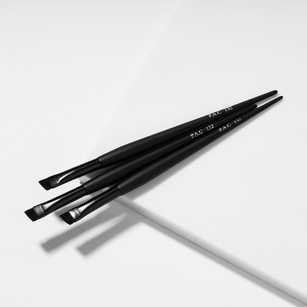 PAC Eyebrow Brush (132)