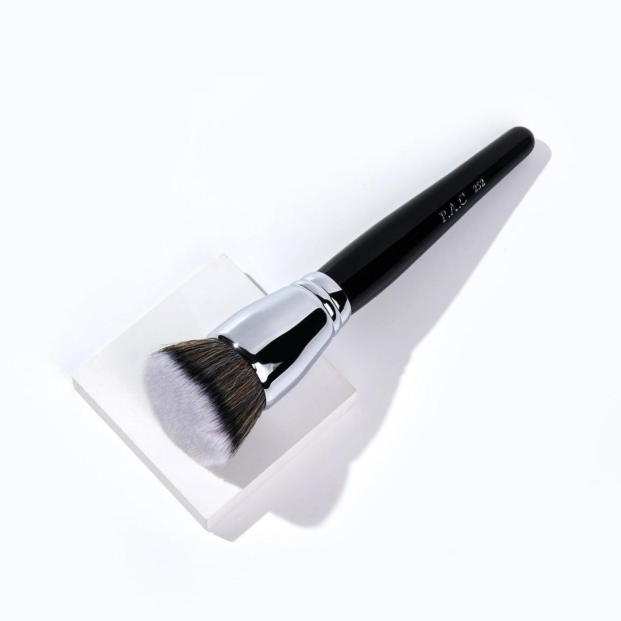 PAC Foundation Blending Brush 252
