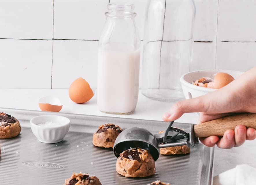 USA Pan Bakeware Jelly Roll Pan, Warp Resistant Nonstick Baking Pan, Made in the USA from Aluminized Steel Set of 1