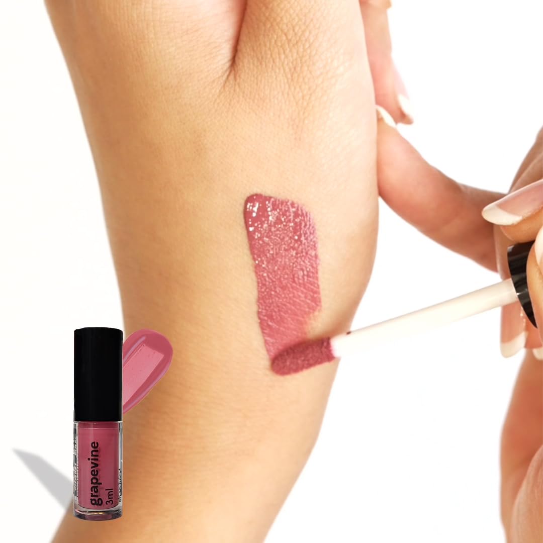 Ruby's Organics Mini Lip Oil Gloss for Women & Girls, All Skin Tones- Moisturizing, Long Lasting, Non Sticky & Non Drying Formula, Glossy Texture, Natural Lip Makeup, Paraben Free - Grapevine, 3 ml