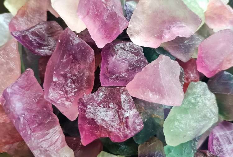 DUQGUHO Fluorite Natural Crystal Quartz Bulk Raw Rough Healing Crystal Stones Reiki Crystal Stone Tumbling Cabbing Fountain Rocks Polishing Cutting Gemstone 0.45 lbs 03 Fluorite