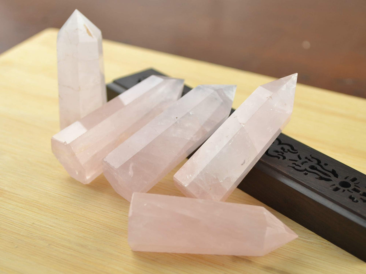 FHNP367 Natural Pink Rose Quartz, Clear Crystal, Black Obsidian Point Wands - 3 inch Healing Crystal 6 Faceted Prism Reiki Chakra Meditation Obelisk Tower Gift - Set of 3 Set of 3(obsidian+clear Quartz+rose Quartz)