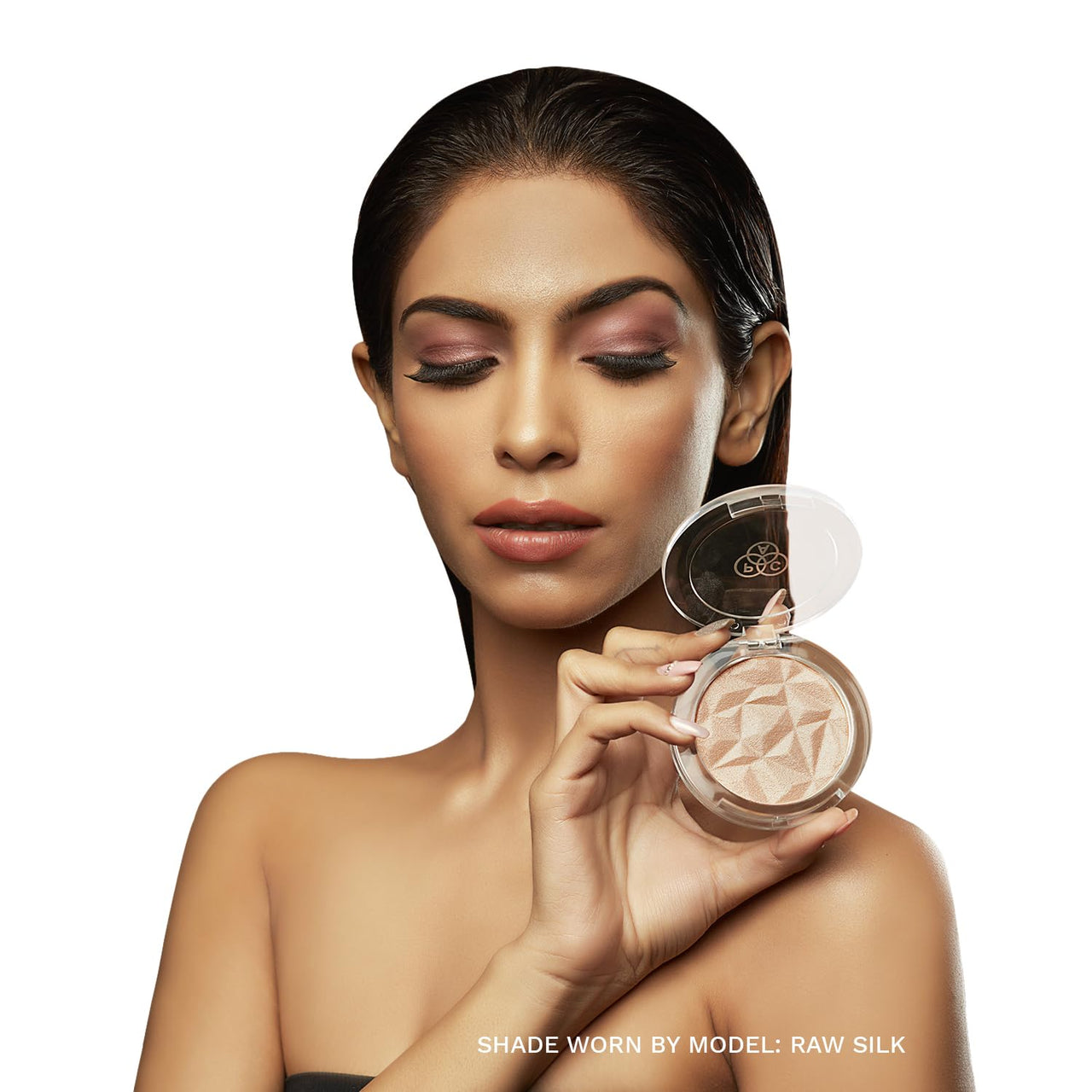 PAC Killer Glow Powder Highlighter (Raw Silk) | Glamourous Luminous Shine | Blend of Micro Pearls | Silky Smooth Buttery Texture for One Swipe Application | Sparkling Champagne Gold