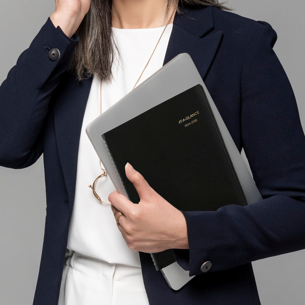 AT-A-GLANCE Planner 2024-2025 Academic, Weekly & Monthly, Quarter-Hourly Appointment Book, 8-1/4" x 11", Large, Monthly Tabs, Flexible Cover, Recycled, Black (70957G05) 2024-2025 New Edition