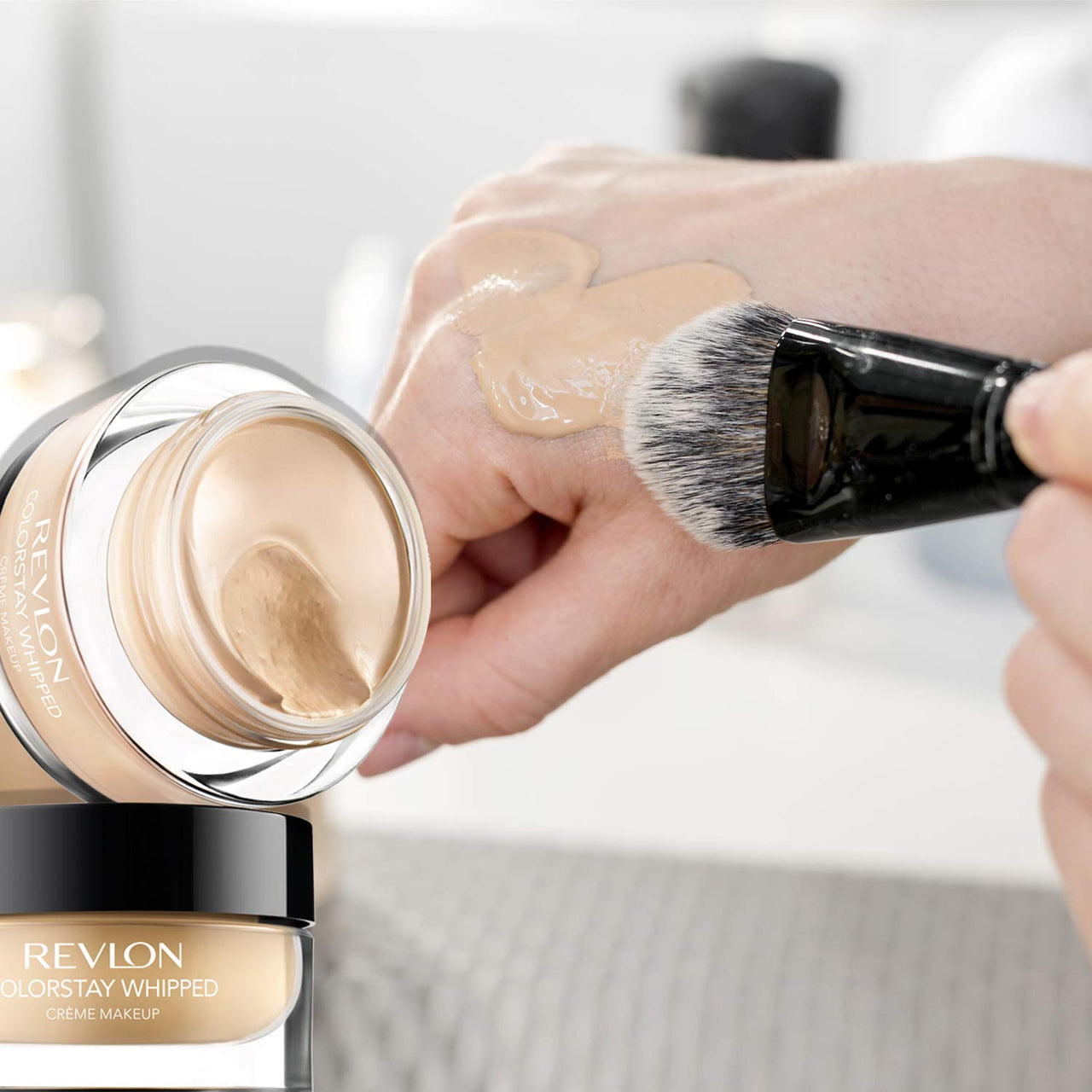 REVLON Matte Colorstay Whipped Make Up Buildable, Oily Cream, Powder, Mousse - Warm Golden (23.7Ml)