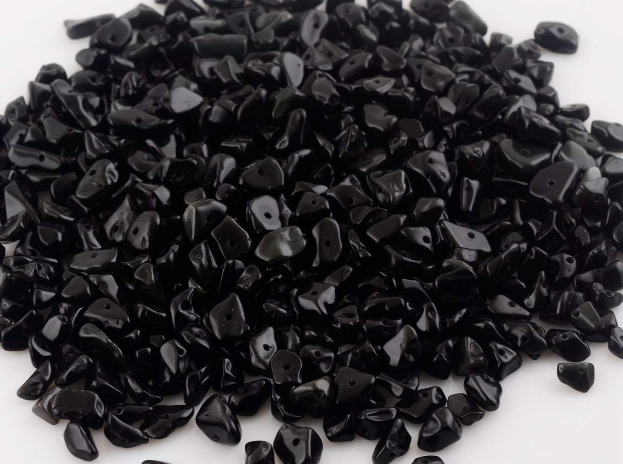 Natural Chip Stone Beads Black Obsidian Onyx 5-8mm About 400pieces Irregular Gemstones Healing Crystal Loose Bead Hole Drilled DIY for Bracelet Jewelry Making Crafting (5-8mm, Black Obsidian Onyx)