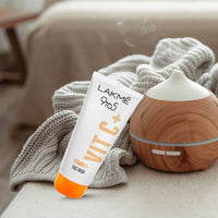 Lakmé 9To5 Vitamin C+ Face Wash | 100% Soap-Free | Enriched With Lemon Extract & Exfoliating Beads | For Dry, Oily, Normal, Sensitive & Combination Skin | 100G