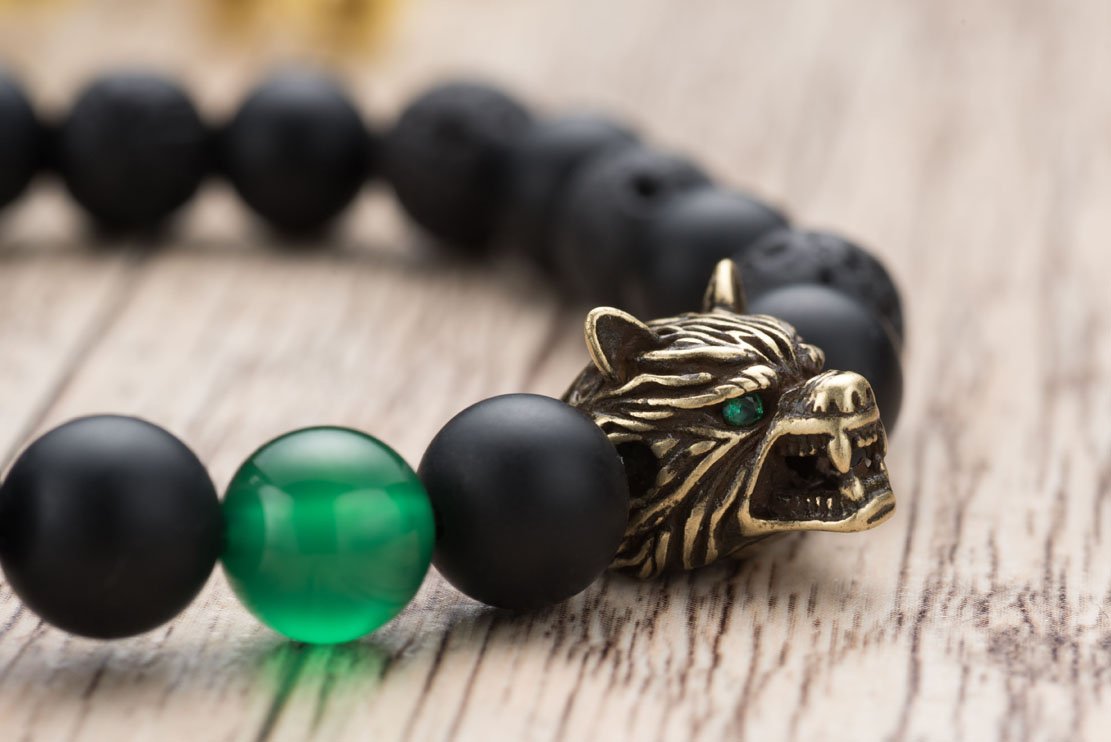 Karseer Viking Wolf Head Charm Healing Crystal Stress Relief Anti Anxiety Energy Stone Beaded Bracelet Antique Bronze Wolf