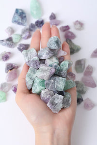DUQGUHO Fluorite Natural Crystal Quartz Bulk Raw Rough Healing Crystal Stones Reiki Crystal Stone Tumbling Cabbing Fountain Rocks Polishing Cutting Gemstone 0.45 lbs 03 Fluorite