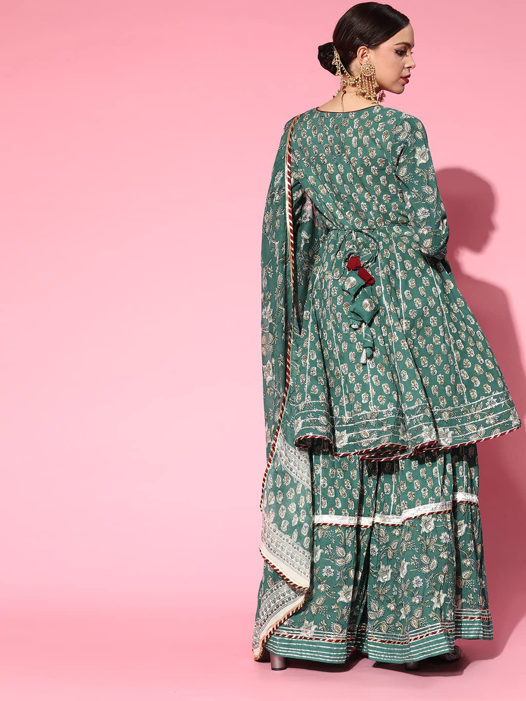 ishin Women Salwarsuitset