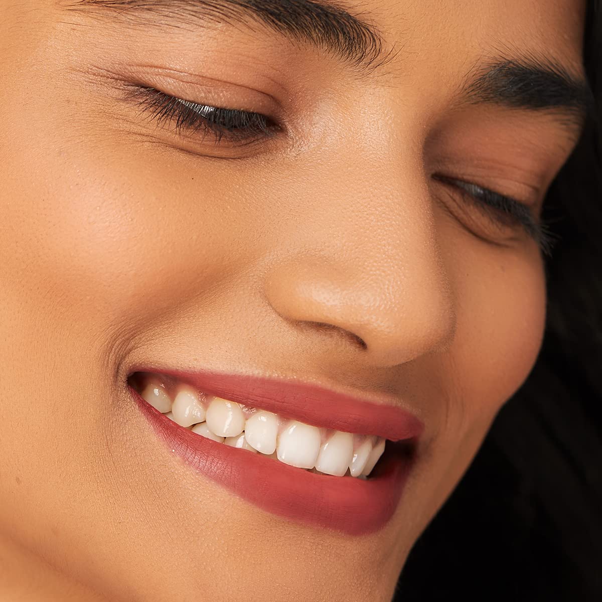 Mamaearth Hydra-Matte Crayon Transferproof Lipstick with Argan Oil & Hyaluronic Acid - 03 Berry Red-2.4 g