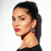 STARSTRUCK BY SUNNY LEONE Matte Lipstick- Coral Lipstick- Coralicious 4.2 gm| Lipsticks for Women | Long Lasting Lipstick for Women | Makeup Lipsticks | Waterproof Lipstick | Smudge Proof Lipstick