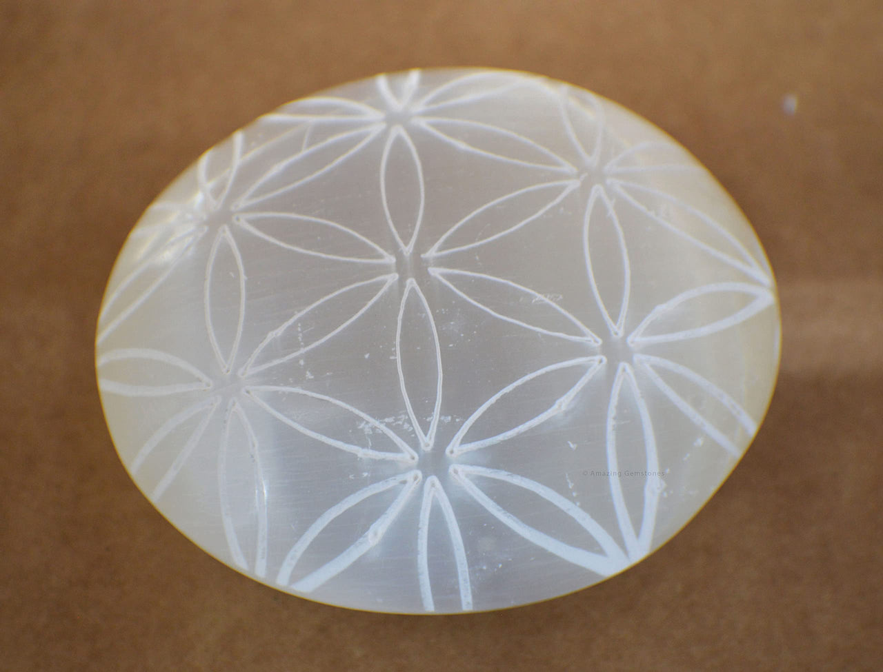 Amazing Gemstone Selenite Palm Stone - Flower of Life Engraved Hot Massage Worry Stone for Natural Body Chakra Balancing, Reiki Healing and Crystal Grid Selenite (Flower of Life Engraved)