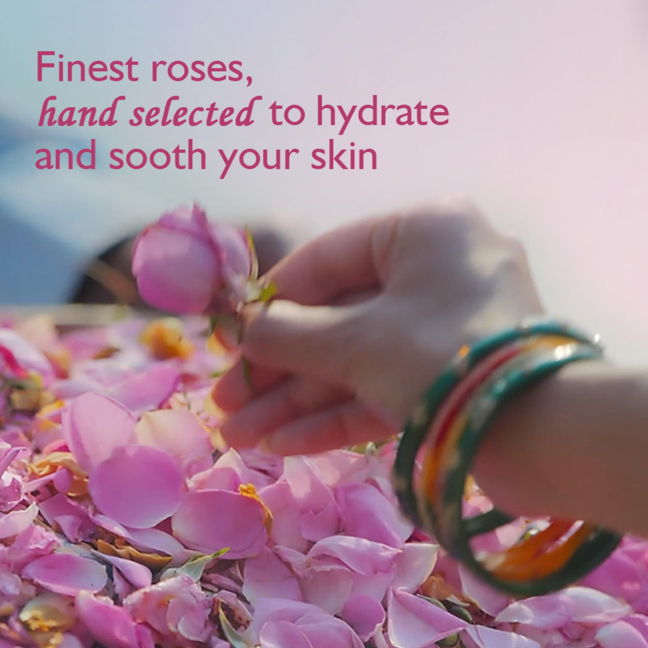 Dabur Gulabari Premium Rose Water/Face Toner - 400ml | No Paraben | Alcohol Free | Cleanses, Hydrates & Moisturises Skin | Balances & Restores Skin's  pH Levels | For All Skin Types