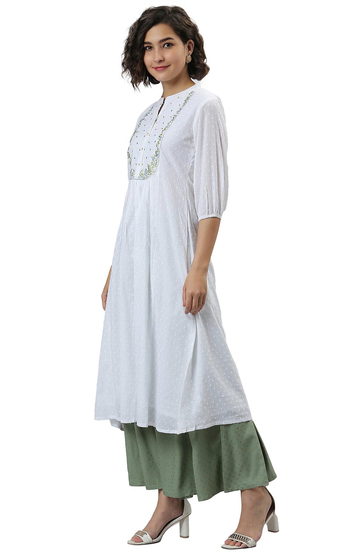 Janasya Women's  White Embroidered Cotton Kurta