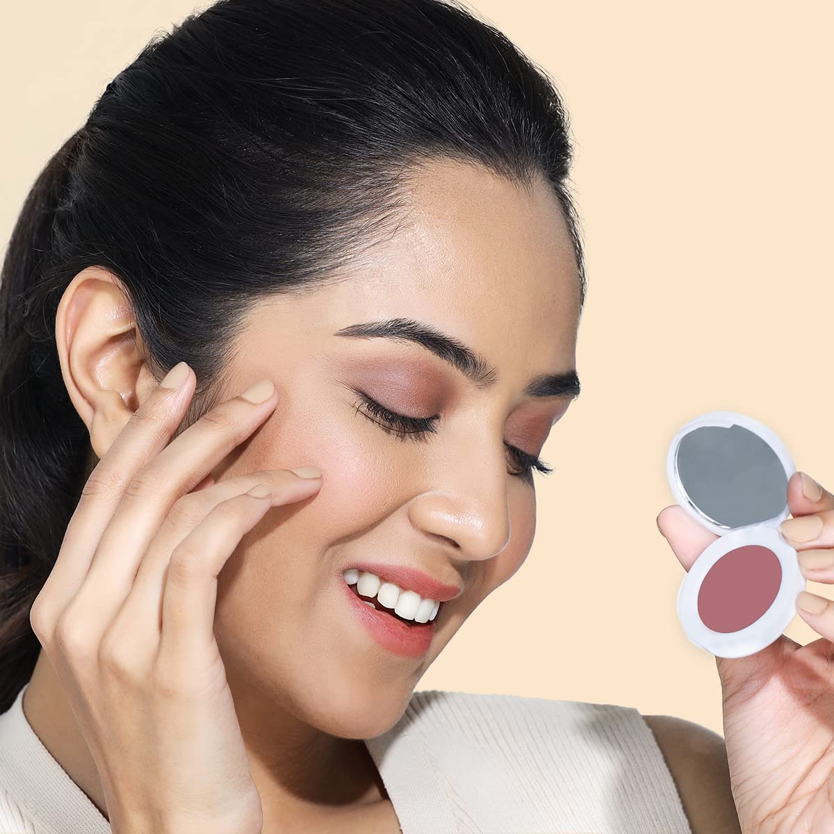 Mamaearth Nourishing Natural Lip Cheek & Eye Tint with Vitamin C & Cocoa - 02 Coco Nude- 4 g