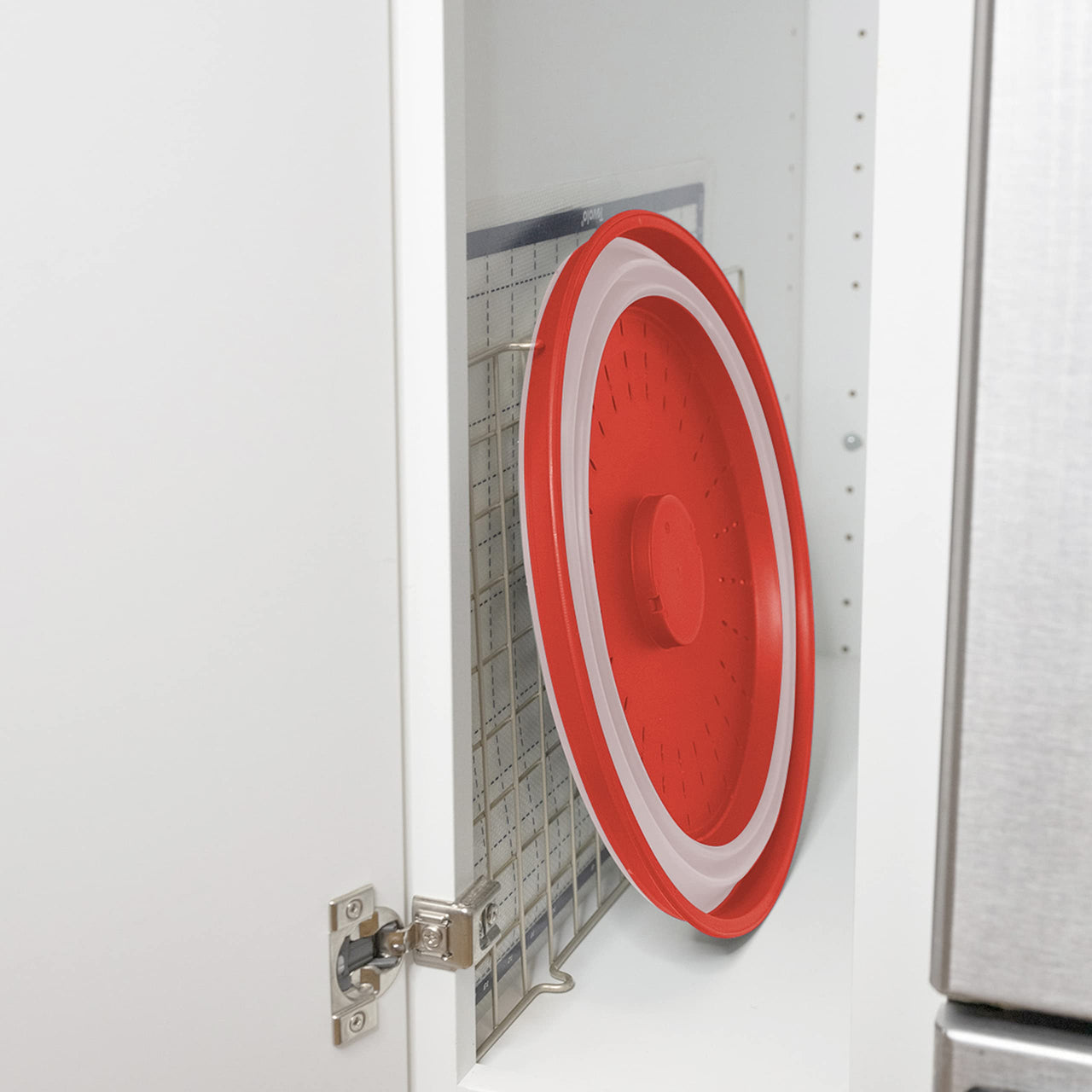 Tovolo 47011-402 Large Collapsible Microwave, Lid for Reheating Food, Meal Prep Gadget, No Mess Folding Plate Cover Kitchen Tool, Candy Apple Red