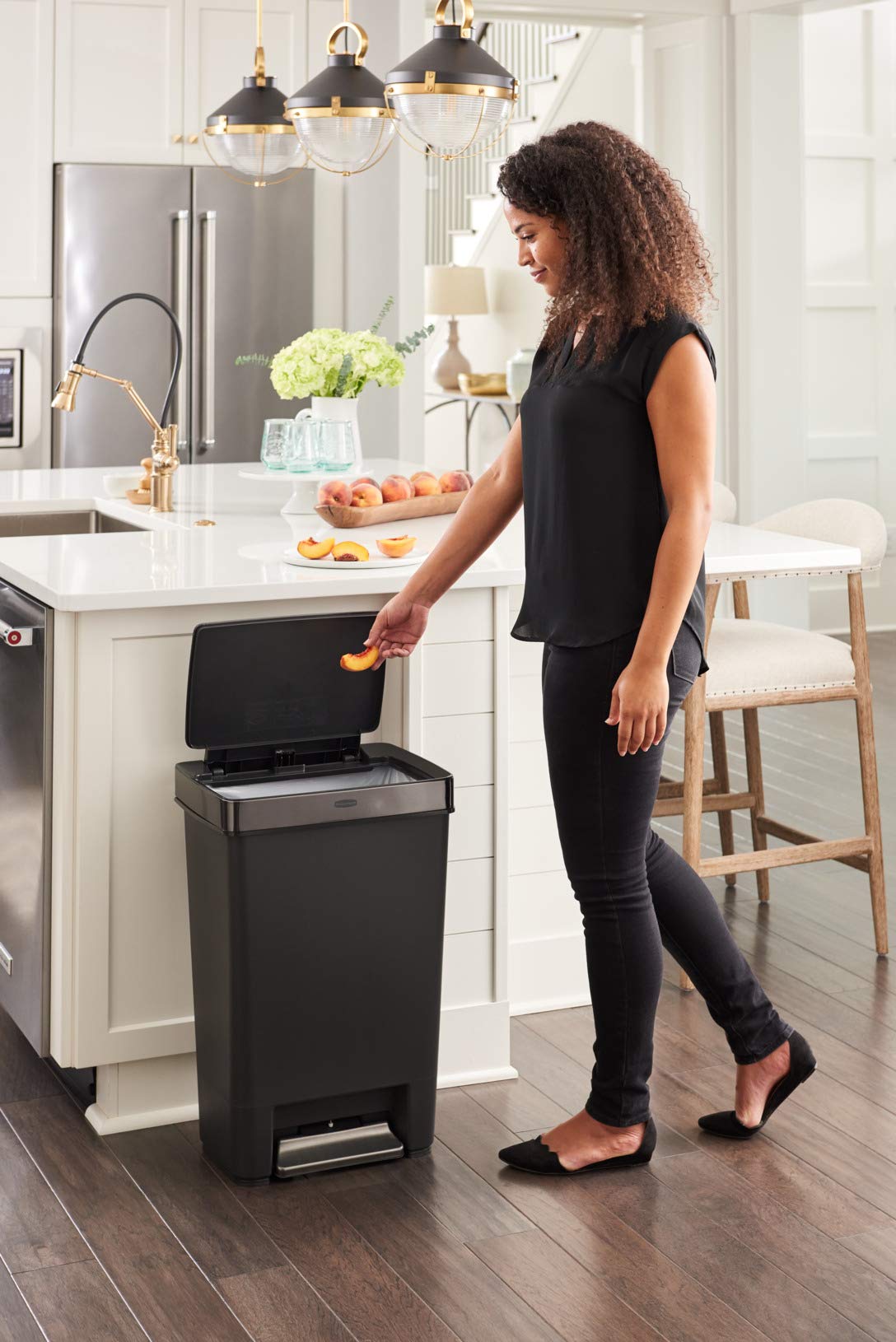 Rubbermaid Premier Series II Step-on Trash Can for Home and Kitchen, with Lid Lock and Slow Close, 13 Gallon, Charcoal, for Home/Kitchen/Hotel/Lobby/Office 13G - Classic Plastic