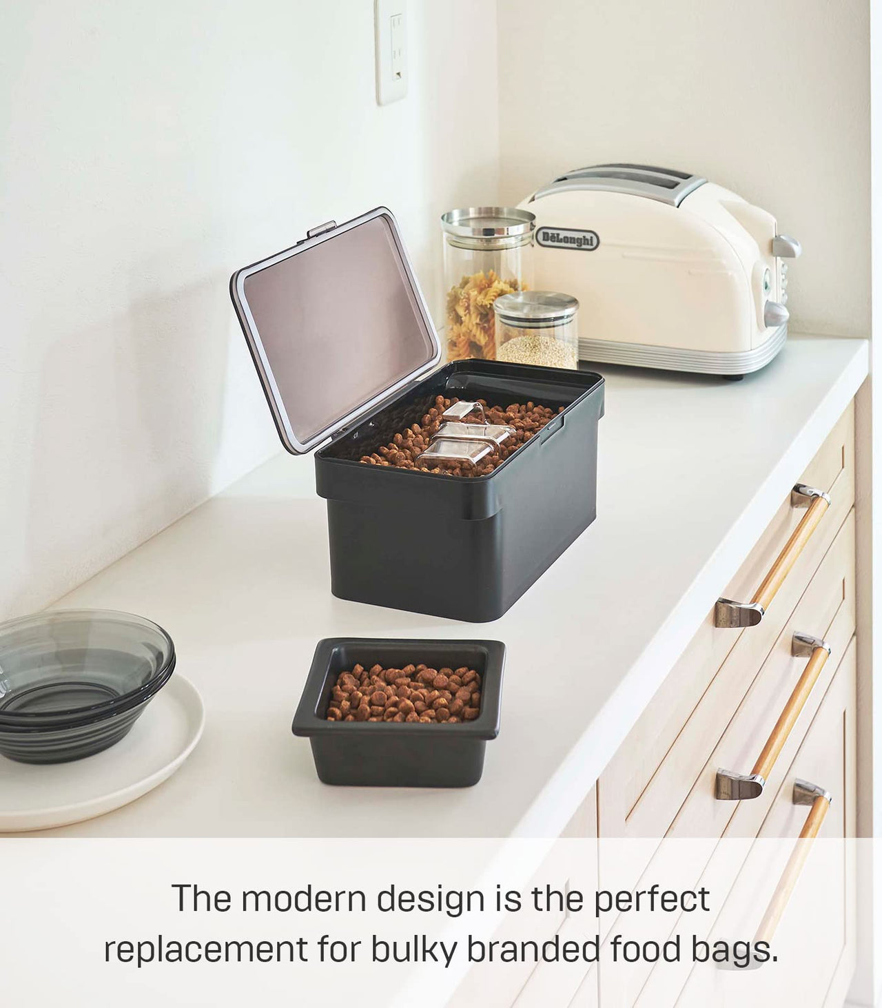 YAMAZAKI Home Airtight Pet Food Storage Container - Cat And Dog Food Holder Bin With Transparent Lid And Handle, Polypropylene, Small, 0.8 gallons, 3 liters, Airtight, Handle, No Assembly Req.,Black Black