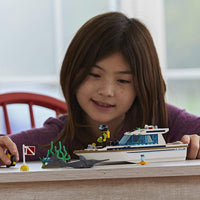Open Box - LEGO City Great Vehicles Diving Yacht 60221 Building Kit (148 Pieces)