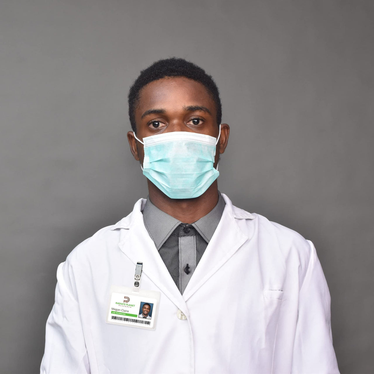 Avery Heavy Duty Badge Holders with Clips, 2.25" x 3.5", Landscape, 50 Clip Style Name Badge Holders (2921)