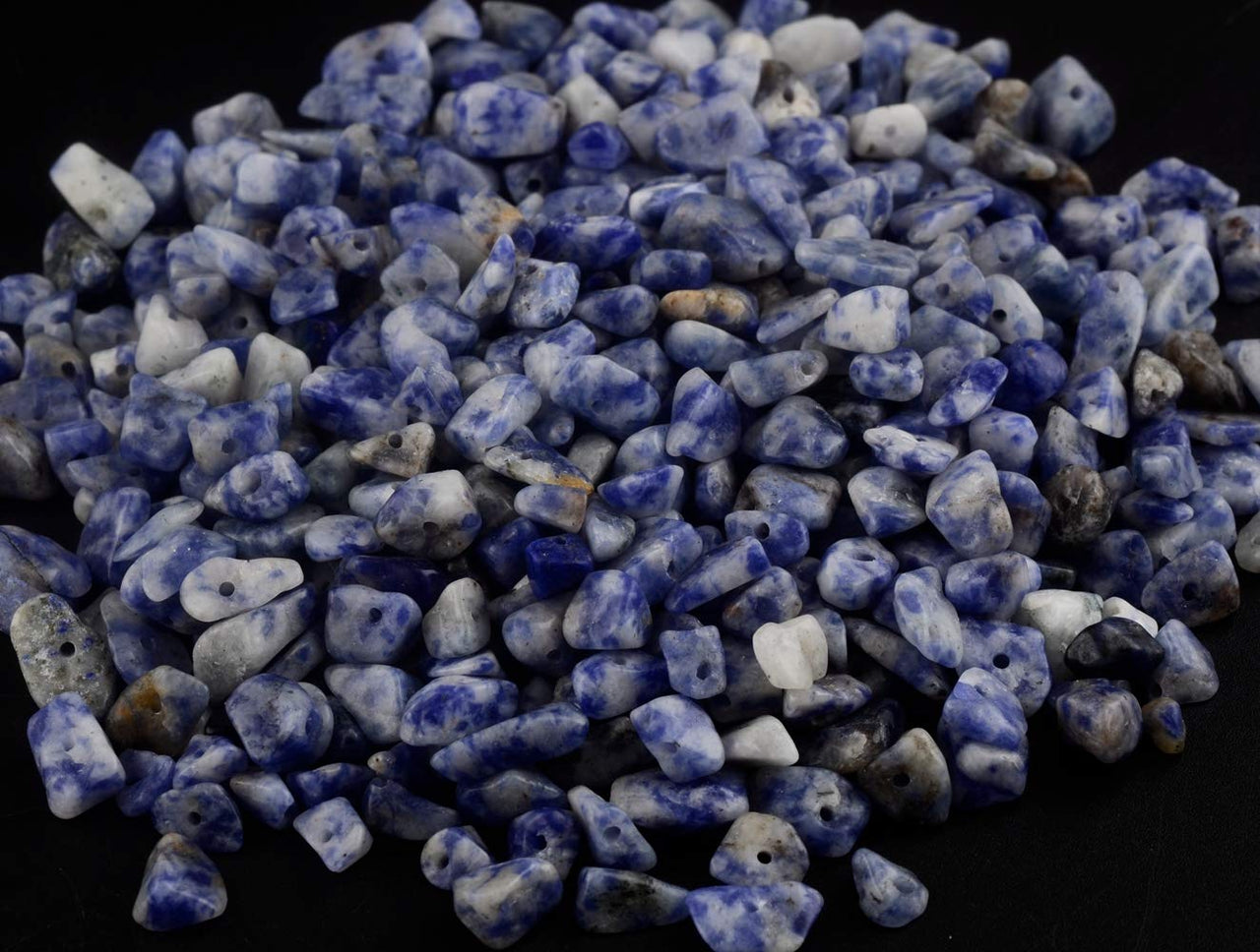 Natural Chip Stone Beads Blue Sodalite 5-8mm About 400 Pieces Irregular Gemstones Healing Crystal Loose Rocks Bead Hole Drilled DIY for Bracelet Jewelry Making Crafting (5-8mm, Blue White Sodalite)