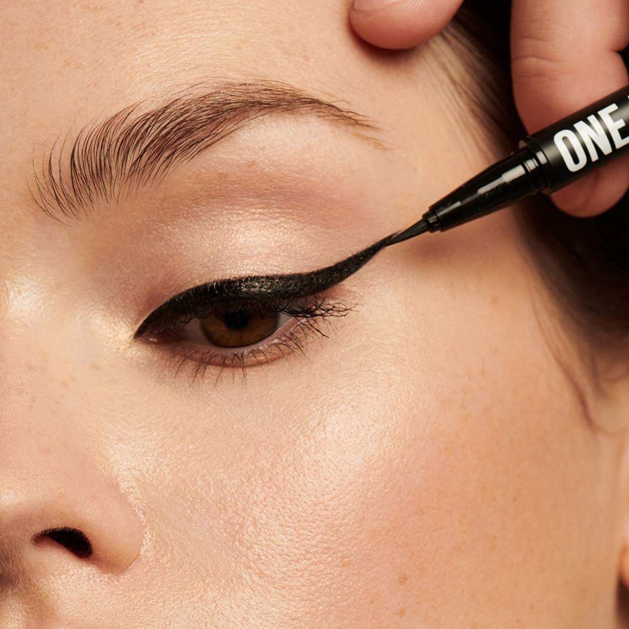 Inglot One Move Liquid Eyeliner Black - 0.55 ml Waterproof and smudge-proof