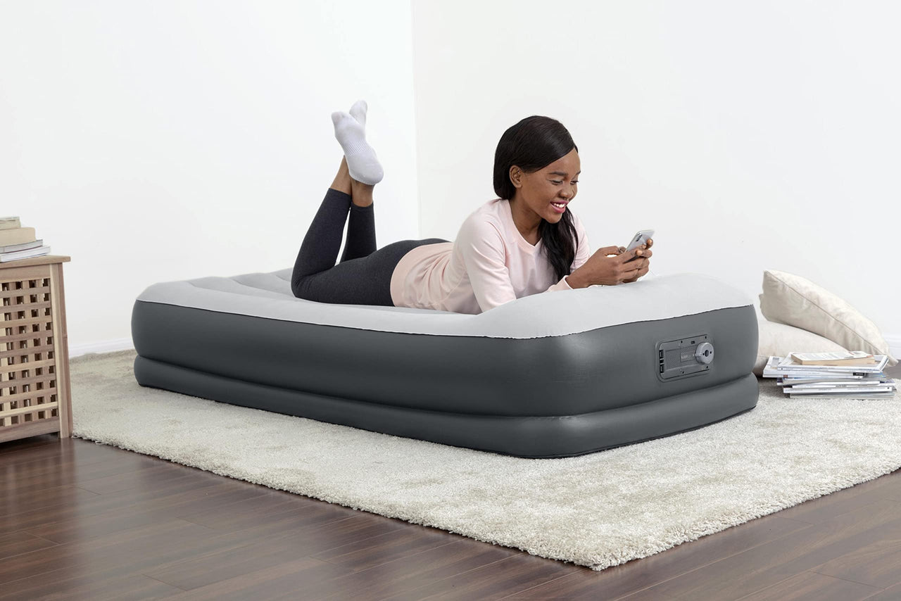 SleepLux Durable Inflatable Air Mattress with Built-in Pump, Pillow and USB Charger King 22"