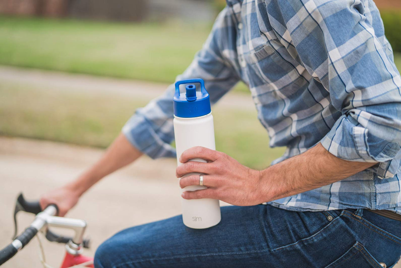 Simple Modern Water Bottle with Straw Lid Vacuum Insulated Stainless Steel Metal Thermos Bottles | Reusable Leak Proof BPA-Free Flask for Gym Sports | Summit Collection | 22oz, Midnight Black - Midnight Black