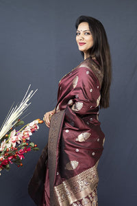 SGF11- Women's  Kanjivaram Pure Soft Silk Handloom Saree Pure Golden Zari With Blouse Piece