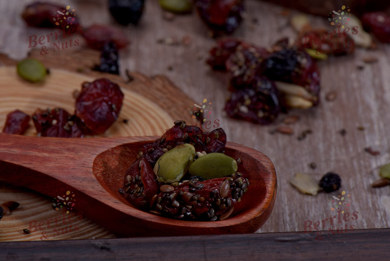 Berries And Nuts Trail Mix | Berries & Seeds Mix | 200 Grams | 1 Bottle of 200 Grams | Cranberries, Blueberries, Gojiberries, Strawberries, Pumpkin, Sunflower, Chia, Watermelon, Flax Seeds