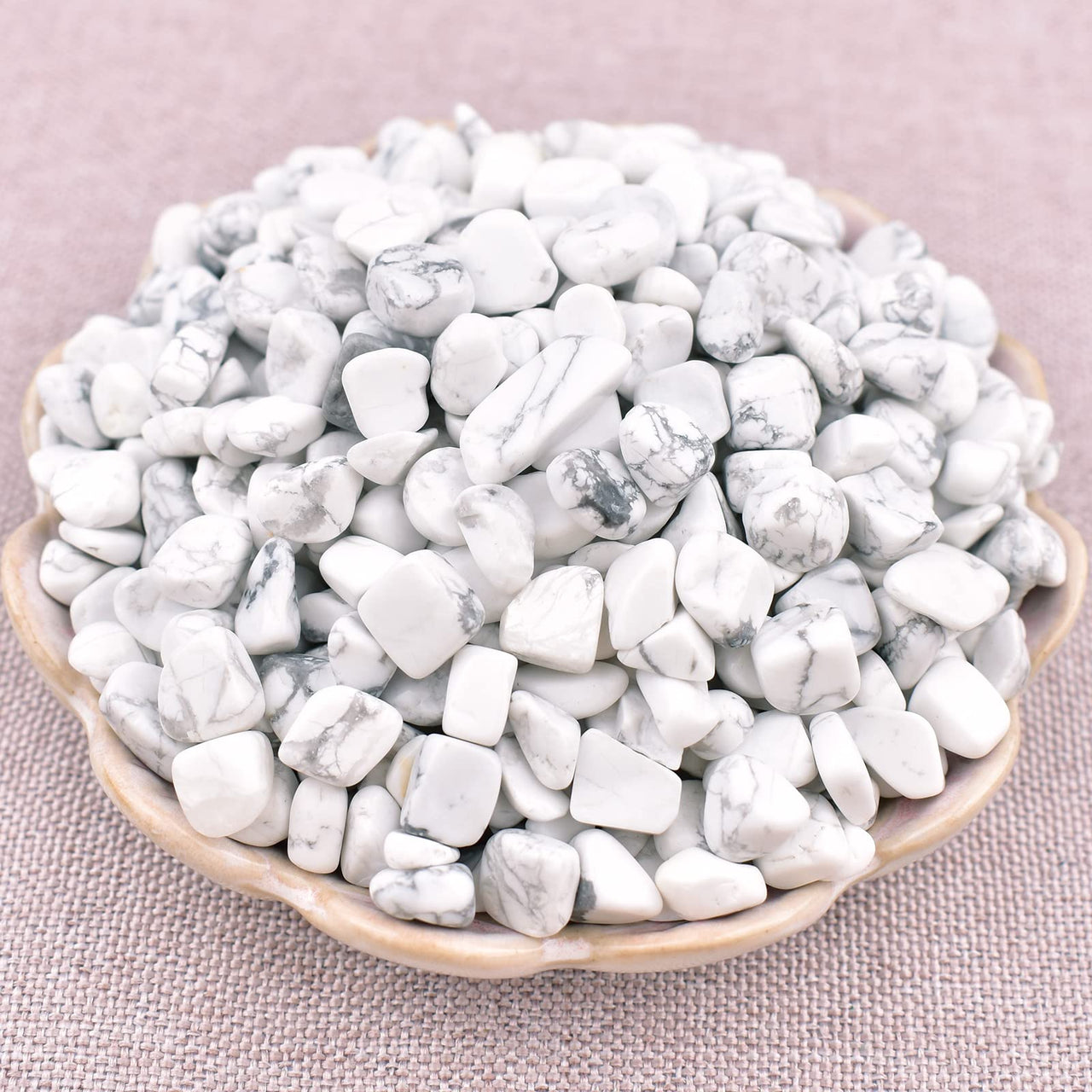 SigMntun Howlite Crystal Chips Bulk, Natural, 10 oz (283g) Healing Crystals for Reiki Chakra Meditation Energy Balancing Therapy, Tumbled Stones for Crafts Decorative Rocks for Planters 10 Oz - Howlite