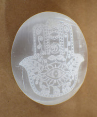 Amazing Gemstone Selenite Palm Stone - Hamsa Hand Engraved Hot Massage Worry Stone for Natural Body Chakra Balancing, Reiki Healing and Crystal Grid Selenite (Hamsa Hand Engraved)