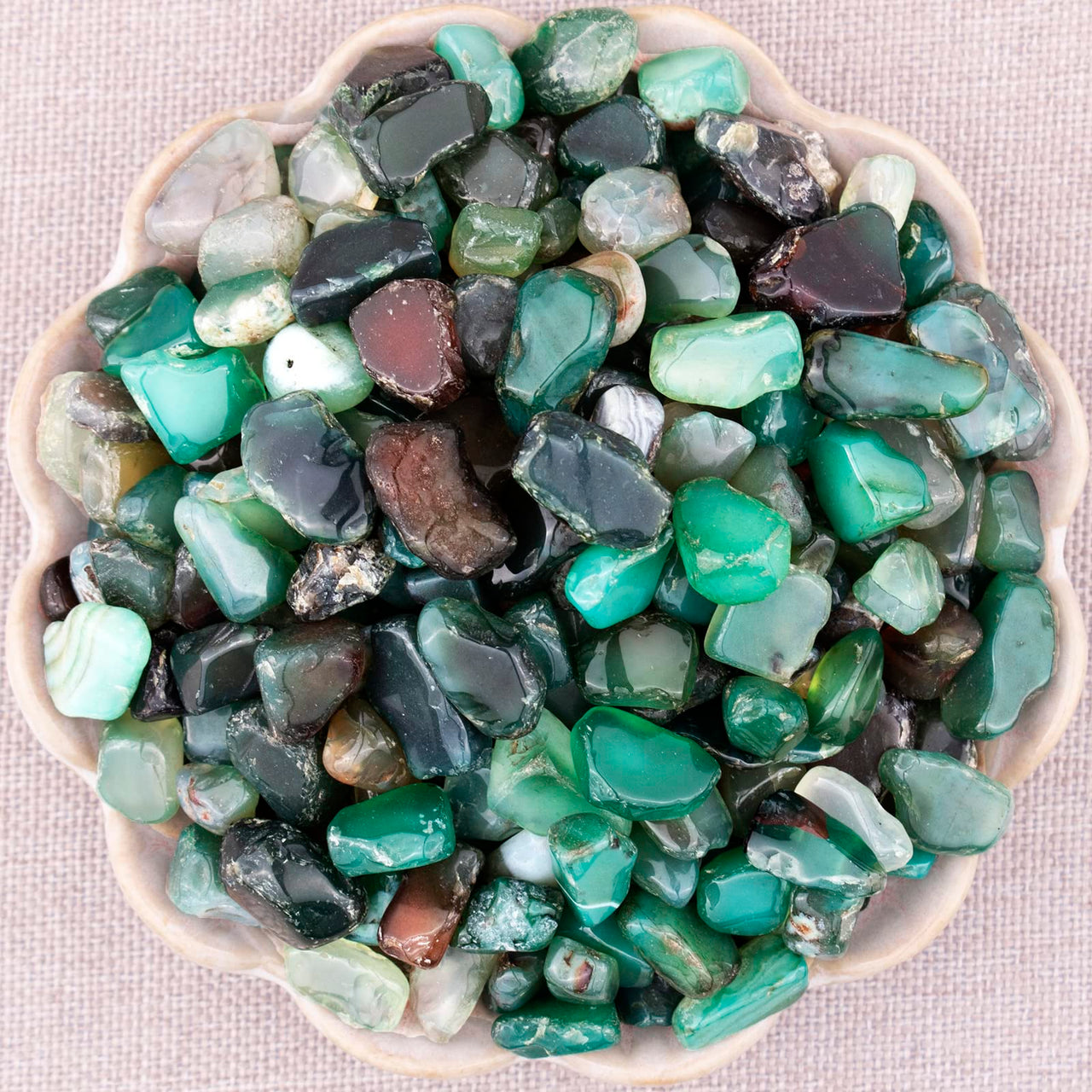 SigMntun Green Agate Crystal Chips Bulk, Natural UNDYED - 10 oz (283g) Tumbled Stones for Crafts Decorative Rocks Planters, Healing Crystals Reiki Chakra Meditation Energy Balancing Therapy 10 Oz - Green Agate