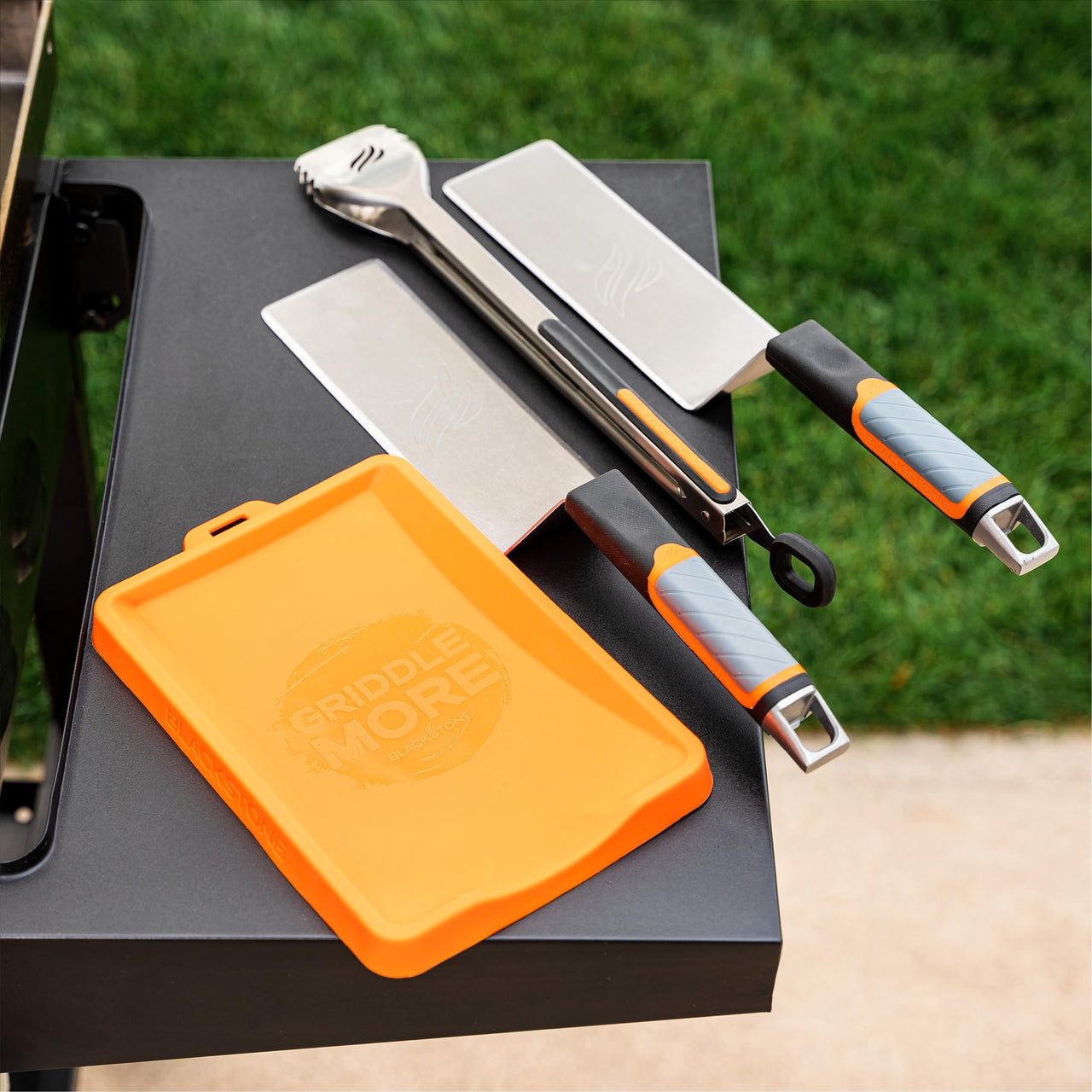 Blackstone 5097 Silicone Spatula Mat for Laddle, Serving Spoon Drip Pad & Grill Utensil Holder for Kitchen, Stovetop, Cooking & Countertop-Heat Resistant, Non Slip, Heavy Duty & Utensils Keeper large Standard