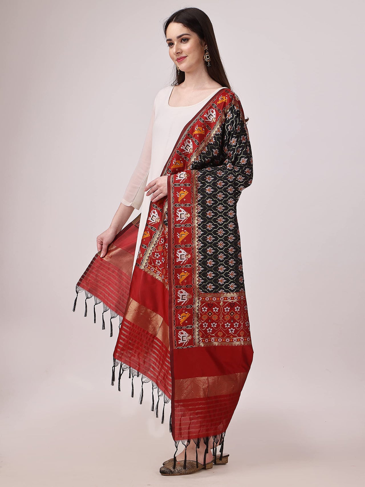 KAPAAHA Women's  Woven Silk Blend Patola Fulwadi Dupatta, Width 45 inch, Length 2.5 meter