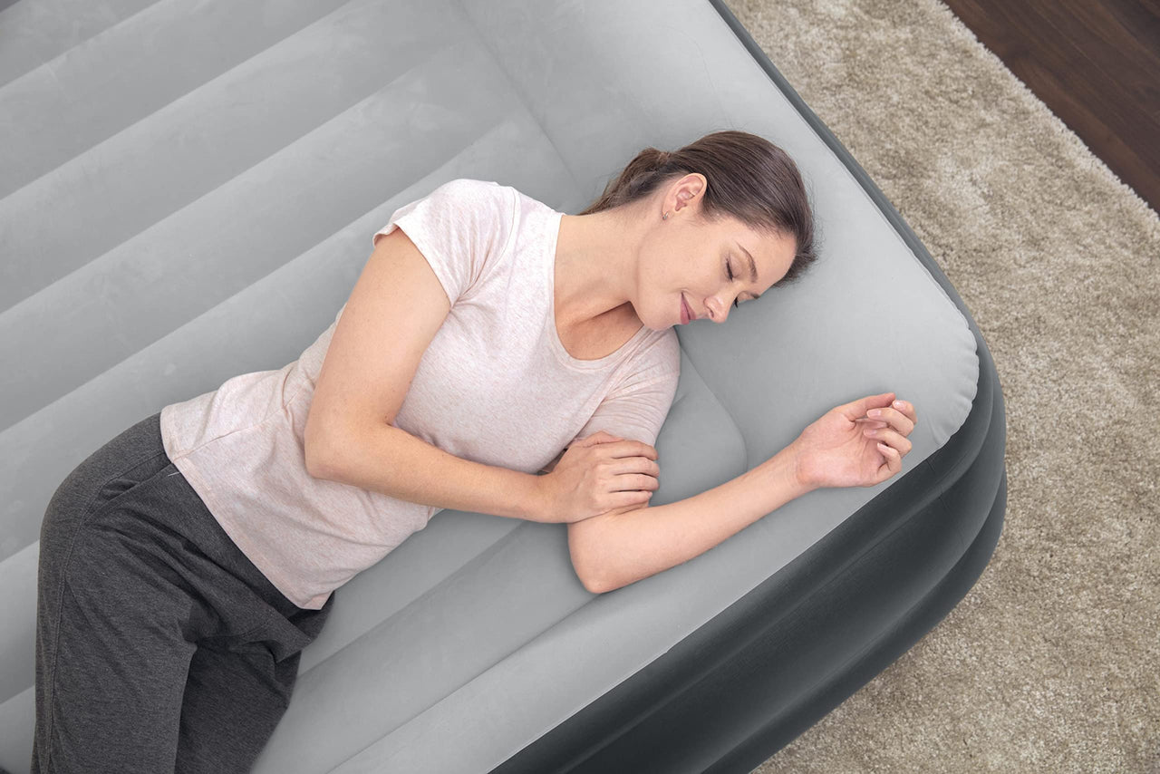 SleepLux Durable Inflatable Air Mattress with Built-in Pump, Pillow and USB Charger King 22"