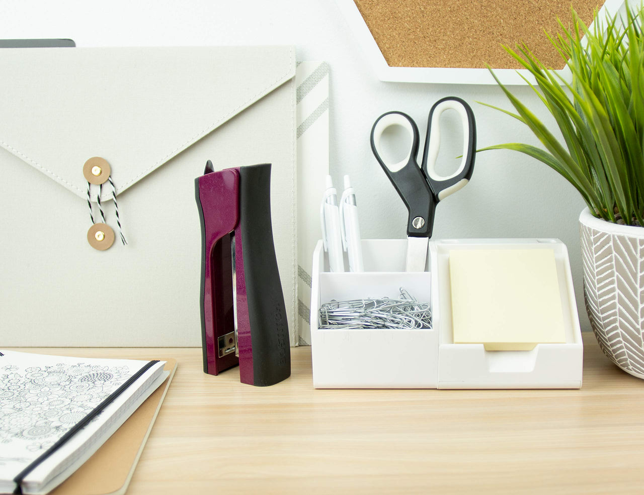 Bostitch Office Dynamo 4 in 1 Standup Stapler, Includes 420 Staples, 20 Sheet Capacity, Integrated Pencil Sharpener, Staple Remover & Staple Storage, Magenta