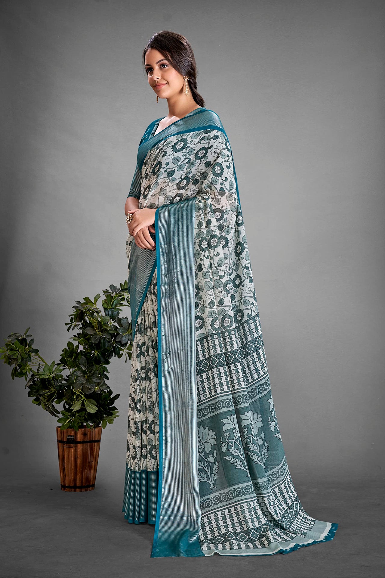 Amazon Brand - Tavasya Women Women Saree