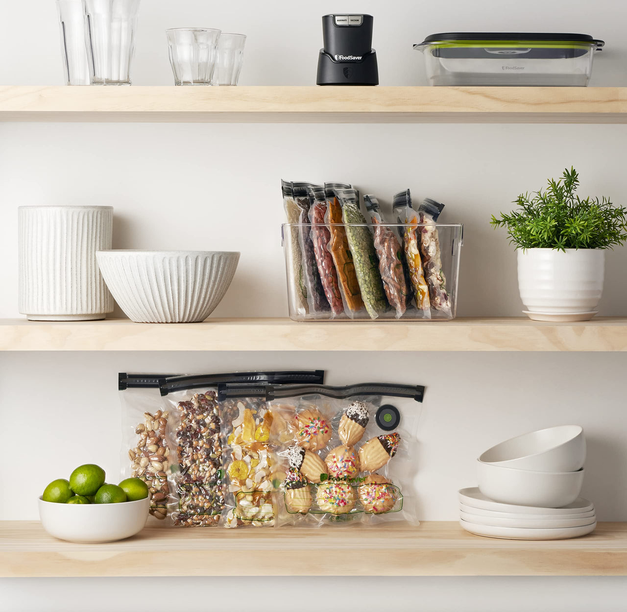 FoodSaver® Reusable Gallon Vacuum Zipper Bags, for Use with FoodSaver Handheld Vacuum Sealers, 8 Count 8 CT Zipper Bags