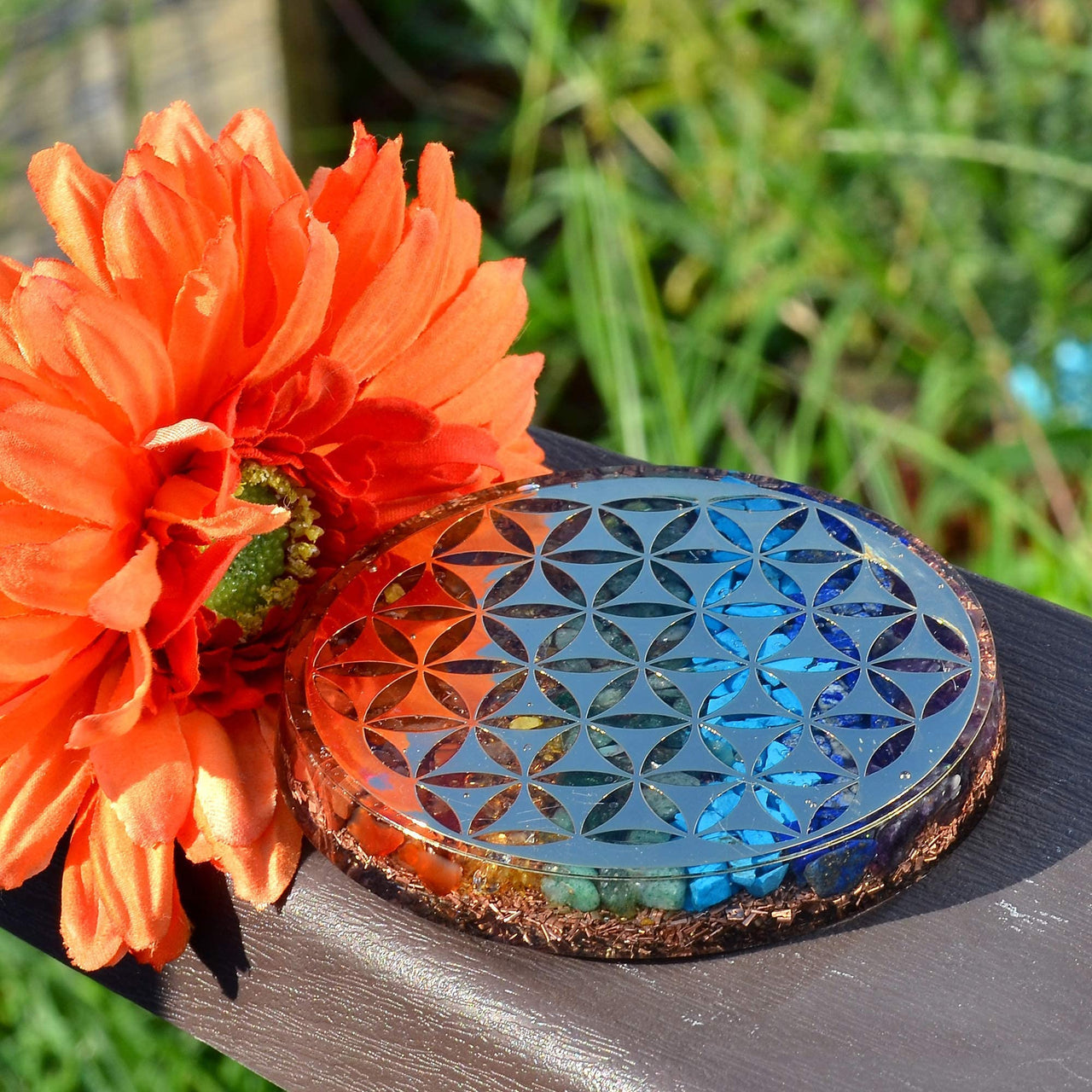 Orgonite Crystal Water Charging Plate –Chakra Balancing Coaster and Positive Energy Generator Flower of Life and with 7 Healing Crystals for E Energy Protection(4 Inch Diameter)