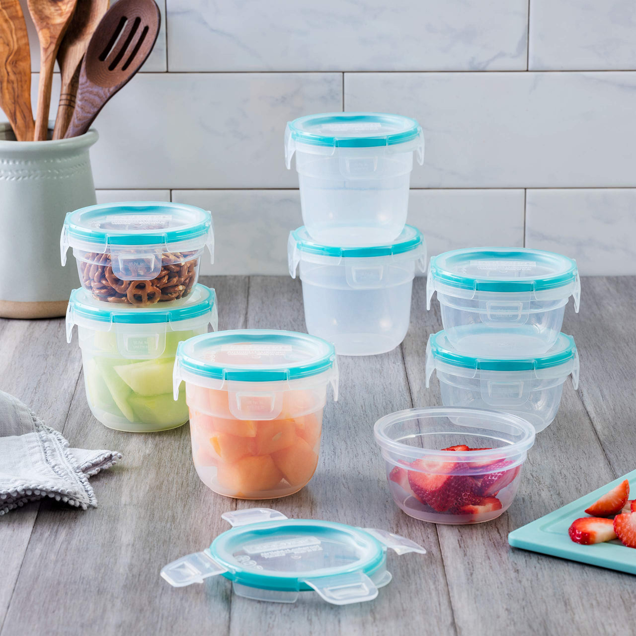Snapware Total Solution 16-Pc Plastic Food Storage Containers Set , 2-Cup & 1-Cup Round Meal Prep Container, BPA-Free Lids with 4 Locking Tabs, Microwave, Dishwasher, and Freezer Safe