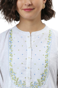 Janasya Women's  White Embroidered Cotton Kurta